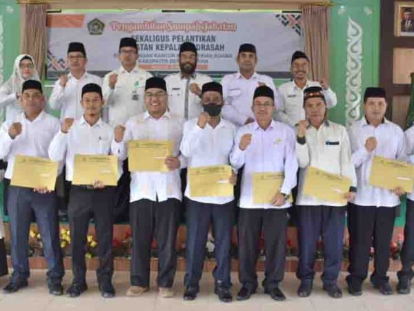 Kakankemenag Zulkifli lantik 11 Kamad